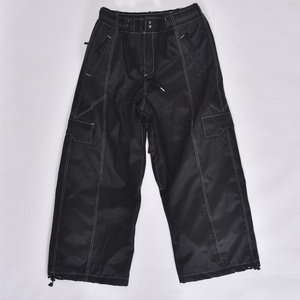Pantalon de neige imperméable noir classique avec taille réglable et boucles de ceinture Poches cargo Évents d'air et guêtres de neige Conception d'ourlet - Product Image 1