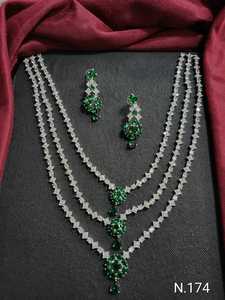 Elegante conjunto de joyería nupcial india, collar largo con diamantes CZ en capas y pendientes, conjunto de joyería de boda estilo Bollywood, venta al por mayor - Product Image 5