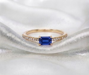 Bague éthérée en or jaune 14 carats, sertie de rubis naturels et de diamants naturels, pour les occasions de mariage et de fête. - Product Image 2