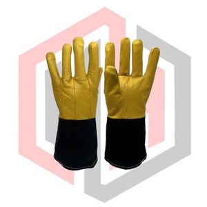 ถุงมือเชื่อมแบบ Black Cuff Welding Tig Mig Stick สำหรับนักดับเพลิง ป้องกันไฟไหม้ ทนไฟ ผลิตจากพาราอะรามิด คาร์บอนไฟเบอร์ หนา 7 มม. ป้องกันการบาด - Product Image 1