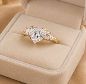 Bague de mariage fine, cadeau d'amour, bague en or massif 10K 14K 18K, diamant de laboratoire en forme de cœur, bague de fiançailles à cinq pierres - Product Image 1