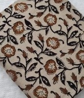 Tissu en coton léger écologique beige marron à imprimé floral fait main, style Jaipuri indien, idéal pour la confection de robes, kurtis et artisanat.