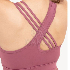 Sujetador deportivo elegante con tela premium, tacto suave y ajuste de soporte para uso en el gimnasio y entrenamientos. - Product Image 5