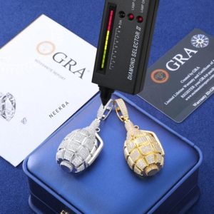 Colgante de Granada de Plata de Ley 925 con Moissanita, Colgante de Granada de Mano con Incrustaciones de Piedras – Brillo Explosivo, Piedras Engastadas a Mano - Product Image 5