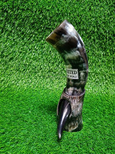 Cuerno de beber vikingo natural seguro para alimentos United Trade World, técnica cruda pulida, estilo Animal con soporte sin fugas - Product Image 4