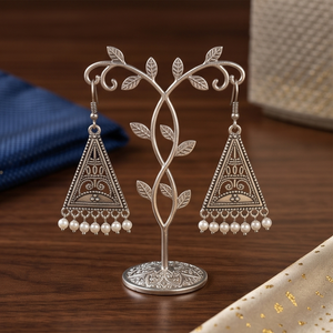 จี้รูปสามเหลี่ยมลายฉลุ DIVYORO - Product Image 2