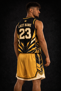 Uniforme de basket-ball personnalisé par sublimation, maillot respirant en polyester, shorts, vêtements de sport pour l'entraînement d'équipe, noir doré, nouveau design - Product Image 4