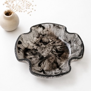 Grande coupelle décorative en résine avec finition brillante de qualité supérieure pour le rangement des fruits, la table centrale et la décoration intérieure - Product Image 5