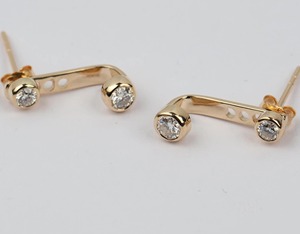 Boucles d'oreilles minimalistes à 4 pierres en or massif 14 carats avec diamant de laboratoire de 0,50 ct, taille brillant rond, pour mariage, anniversaire, fête - Product Image 4