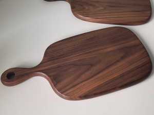 Planche à découper en bois écologique avec poignée, durable, ronde, pour la préparation et le service des aliments, épaisseur 1,5 cm, pour la cuisine - Product Image 3