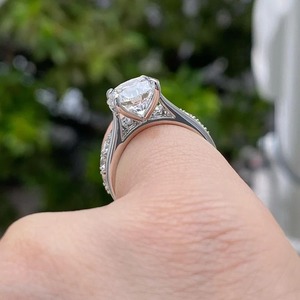 Hermoso corte redondo CVD HPHT Lab Grown Diamond Wedding Ring con Eternity Band Excelente corte Increíble regalo de compromiso para mujeres - Product Image 4