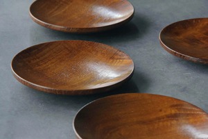 Assiette de service en bois, design classique, écologique, en bois d'acacia, assiettes à steak, plats et assiettes pour les occasions festives - Product Image 3