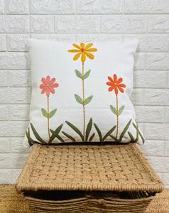 Housse de coussin carrée en lin brodée de fleurs nordiques, faite à la main - Product Image 3