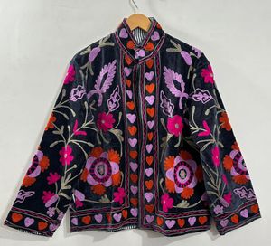 เสื้อแจ็คเก็ตกำมะหยี่ปักลายวินเทจสำหรับผู้หญิง  รักษ์โลก  ลายดอกไม้สไตล์ซูซานี  คอตั้ง  โลโก้  แขนยาว  ผ้าฝ้ายถัก - Product Image 3
