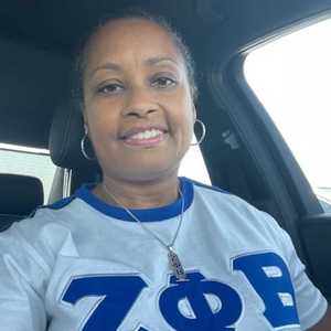 เสื้อยืดสีขาวพรีเมียม Zeta Phi Beta ปักลายตัวอักษรกรีกสีน้ำเงิน เสื้อยืดผู้หญิง ผ้าเนื้อนุ่ม สวมใส่สบาย ทันสมัย - Product Image 5