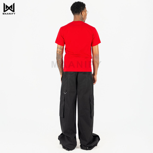 เสื้อยืดโอเวอร์ไซส์สีแดงพรีเมียมสำหรับผู้ชาย สไตล์สตรีทแวร์ทรงหลวม ผ้าคอตตอนหวีพิเศษ ย้อมสีสำเร็จรูป รับทำโลโก้ตามสั่ง โรงงาน OEM MAANIFY - Product Image 4