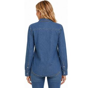 เสื้อเชิ้ตยีนส์ผู้หญิง แขนยาว คอปกคลาสสิก ทรงหลวม สีน้ำเงินกลาง - Product Image 3