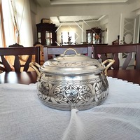 Exportateur indien de poêles à frire en métal au design classique pour la cuisine domestique et les tâches culinaires, de qualité et à prix d'exportation.