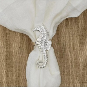 Anillos de Servilleta Metálicos con Forma de Caballito de Mar Plateado para Decoración de Mesa de Boda - Product Image 3