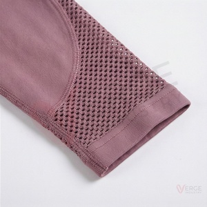 Ensemble 2 pièces de yoga pour femme, bleu marine côtelé, composé d'un crop top à manches longues et d'un short taille haute, avec décolleté carré et bretelles spaghetti - Product Image 6