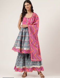 Ensemble Anarkali Sharara traditionnel en coton gris KV avec design sans manches, infroissable et à séchage rapide (Ensemble de 3 pièces pour soirée) - Product Image 3