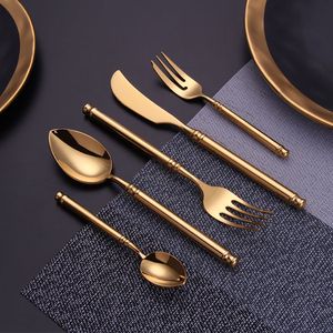Ensemble de couverts en métal d'inspiration vintage, réutilisables, pour restaurants, hôtels et cuisines contemporaines. - Product Image 3
