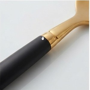 Ensemble de couverts minimalistes en or avec manches noirs et blancs, compatibles lave-vaisselle, pour une utilisation sur table de mariage - Product Image 4