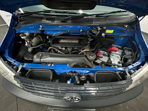 Super Clean 2007 pour HiAce 280 D4D en bon état avec poignée antidérapante et source d'alimentation hybride - Product Image 3