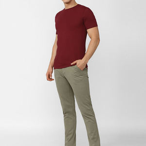 T-shirt pour homme en bleu marine, col rond, manches courtes, coupe ajustée, uni, décontracté, tricoté, respirant, séchage rapide, 320g, avec logo sur le devant, OEM ODM - Product Image 4