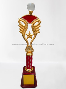 Prix du trophée d'or et de rouge personnalisé avec le trophée Crystal Top Winged Star Design Prix des sports et des réalisations personnalisés - Product Image 5