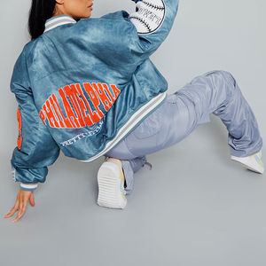 Blousons Bomber Personnalisés Brodés pour Femmes, Veste Bomber Zippée Streetwear pour Femmes, Blouson Bomber 100% Nylon Satin Standard - Product Image 4