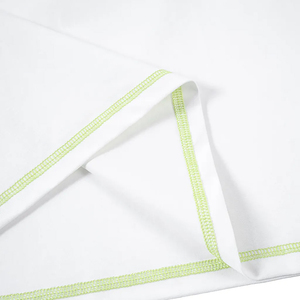Camiseta Blanca de Manga Raglán para Hombre con Ribete en Verde Neón, Corte Regular, Cuello Redondo, Diseño Sólido de Manga Corta - Product Image 6