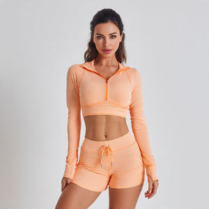 Ensemble 3 pièces de vêtements de sport pour femme : short de yoga, veste athlétique et short dos nageur, avec veste courte zippée - Product Image 3