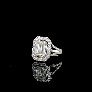 Anillo de Compromiso con Diamante Cultivado en Laboratorio, Corte Esmeralda, Oro Blanco de 14K con Baño de Rodio, Estilo Moderno, Certificado IGI, Color E, VVS2, para Mujer - Product Image 4