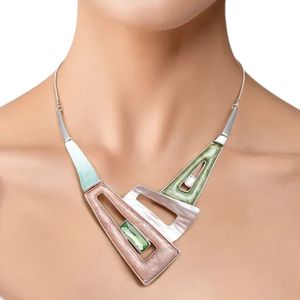 Conjunto de Collar y Pendientes de Cadena de Serpiente Geométrica Rosa y Verde para Mujer, Joyería de Moda Elegante, Accesorio de Regalo para Fiesta - Product Image 1