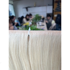 เทปติดผมสีดําและสีบลอนด์ธรรมชาติคุณภาพดึงซุปเปอร์คู่ในผมเวียดนาม 100% มันเนียนมากและเรียบเนียน - Product Image 2