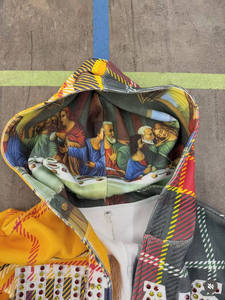 Sudadera con Capucha Moderna con Cristales de Imitación, Sudadera Urbana Premium, Cómoda, 100% Algodón, Ecológica, de Secado Rápido - Product Image 3