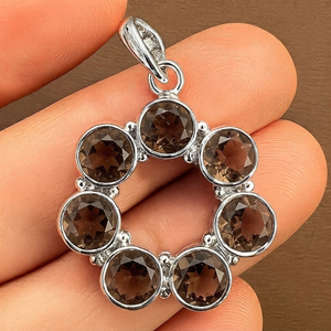 Venta al por mayor de lindos colgantes de cuarzo ahumado natural chapados en rodio para mujer en plata de ley - Joyería minimalista con gemas marrones para fiestas - Product Image 4