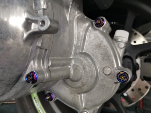 Pernos SOMOTO de Acero Inoxidable SUS304 de Taiwán, Cabeza Hexagonal de 6 Lóbulos M6, Opciones de 10-120 mm, Acabado Multicolor en Titanio Quemado y Negro Plateado - Product Image 6