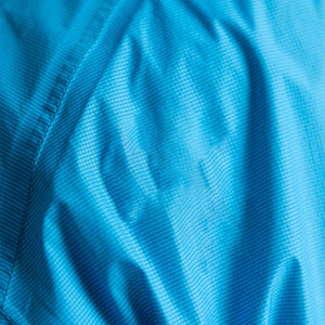 Chaqueta Impermeable Azul con Capucha para Hombre, Estilo Deportivo, Cierre de Cremallera, Material de Poliéster, para Primavera - Product Image 4