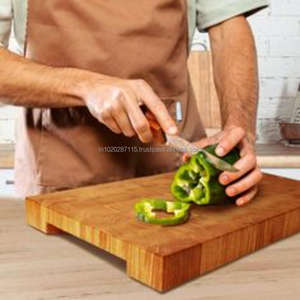 Tabla de cortar gruesa de madera reversible que ofrece dos lados utilizables para corte pesado y preparación de alimentos ligeros - Product Image 5