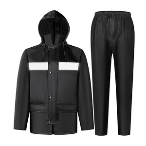 Traje Impermeable para Hombre, Negro, Transpirable, Ecológico, 100% Poliéster, con Franjas Reflectantes, Chaqueta con Capucha y Pantalones para Uso en Exteriores - Product Image 1