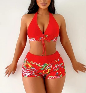 Ensemble bikini imprimé floral rouge pour femmes, col halter, short à nouer sur le devant, maillot de bain extensible, vêtements de plage - Product Image 4