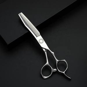 กรรไกรตัดผมสแตนเลส AE-170 440c สำหรับคนถนัดขวา 32 ฟัน ชุดกรรไกรตัดผมสำหรับร้านเสริมสวย ระดับมืออาชีพ ANAAIF - Product Image 4