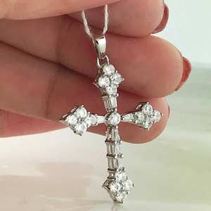 Colgante de Cruz de Diamantes para Mujer, Corte Redondo y Baguette, Claridad VVS, Moissanita, Colgante Cristiano, Plata S925, Colgante Religioso - Product Image 2