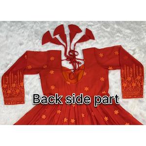 ATRACTIVA GEORGETTE ZARI CON PANTALÓN DE TRABAJO MULTIBORDADO CON DUPATTA ROJO - Product Image 2