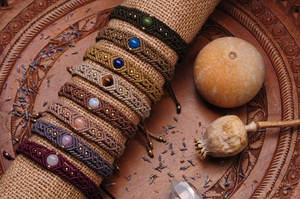 Ensemble de bracelets en macramé faits à la main avec boule de quartz, romantiques, ajustables, bijoux de guérison, cadeau - Product Image 4