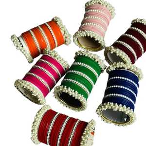 Nuevos Conjuntos de Churiyan de Terciopelo Multicolor para Novias, Conjuntos de Churiya para Mujer a los Mejores Precios - Product Image 1