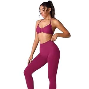 Vente chaude 2026, vêtements de yoga pour femmes de haute qualité, respirants, écologiques, ensemble court 2 pièces uni, séchage rapide, logo personnalisé, coupe ajustée - Product Image 3