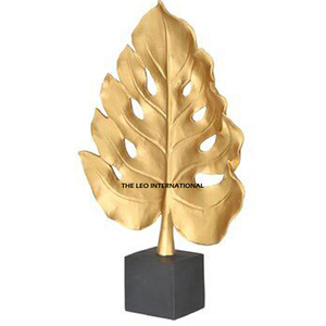 Sculpture en métal aluminium de luxe nordique, base en marbre, forme feuille, finition dorée, décoration moderne, nouvelle arrivée tendance - Product Image 1